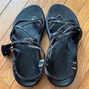Chaco Black and White -- Barely worn